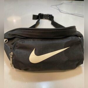 90’s Vintage Nike Fanny Pack
